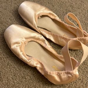 Bloch tendus Demi pointe shoes size 6